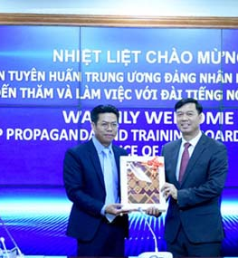 Đoàn Ban Tuyên huấn Trung ương Lào thăm và tìm hiểu hoạt động của VOV