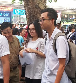 Phương án nào để giảm áp lực thi cử?