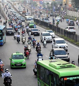Điều chỉnh lộ trình 16 tuyến buýt để sửa mặt cầu Thăng Long trong tháng 7