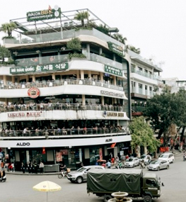 Người dân ủng hộ phá dỡ tòa nhà 