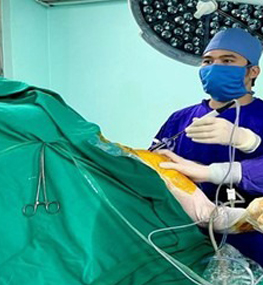 Phẫu thuật tái tạo dây chằng điều trị trật khớp cùng đòn bằng nội soi