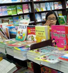 Địa phương lựa chọn SGK: Vẫn lo ngại tính độc quyền