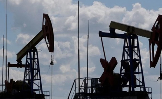 EU áp giá trần đối với dầu mỏ của Nga