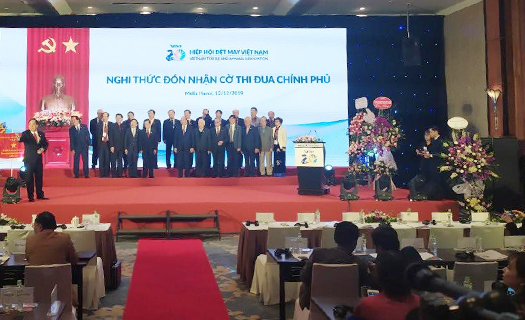 Thủ tướng Nguyễn Xuân Phúc: Kim ngạch xuất khẩu dệt may đạt 100 tỷ USD vào năm 2030