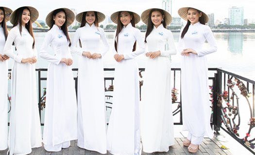 Dàn thí sinh Miss World Vietnam khéo léo khoe hình thể trong tà áo dài