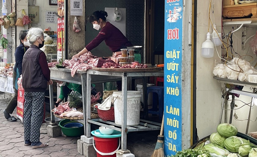 Giá xăng dầu tăng kỷ lục: Giá hàng hóa đua nhau 