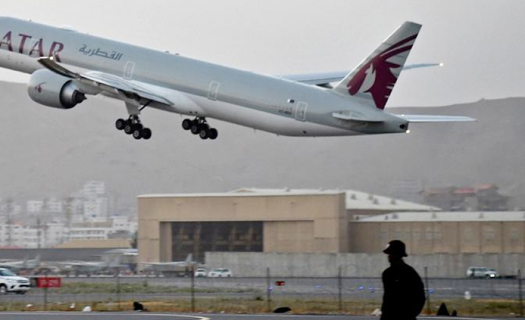 Chuyến bay thương mại quốc tế đầu tiên rời Kabul, mang theo công dân nước ngoài