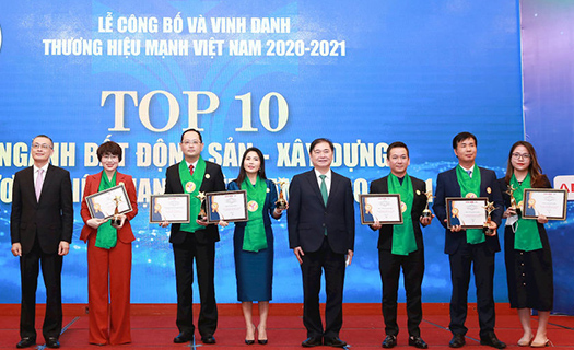 Hưng Thịnh Land đón nhận giải thưởng Thương hiệu Mạnh Việt Nam 2021