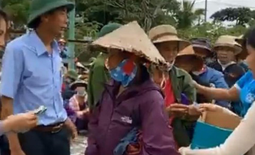 Làm rõ việc cán bộ thôn ở Quảng Bình thu lại tiền hỗ trợ dân vùng lũ