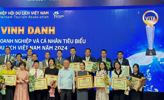 Vinpearl đồng loạt được vinh danh với 13 giải thưởng du lịch Vietnam Travel Awards