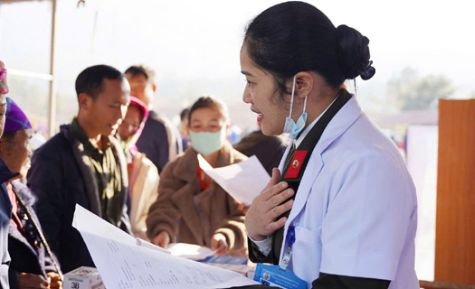 Nỗ lực không mệt mỏi của những y, bác sĩ nơi vùng cao Điện Biên
