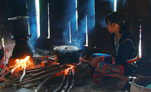 Ý nghĩa của bếp lửa nhà sàn trong đời sống người Thái Tây Bắc