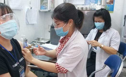 Khánh Hòa: Đặt mua 700.000 liều vaccine NanoCovax để tiêm miễn phí cho người dân