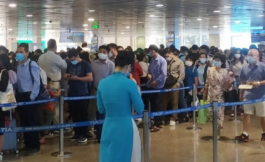 Họp khẩn bàn giải pháp xử lý ùn tắc tại sân bay Tân Sơn Nhất