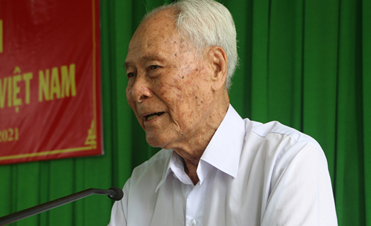 Chủ tịch nước gửi thư khen cụ Trần Cang, người cao tuổi nhiều năm liền làm từ thiện