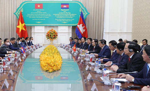 Thủ tướng Việt Nam - Campuchia nhất trí tăng cường hợp tác quốc phòng và an ninh